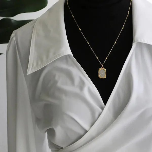 Gold_Necklace_For_Women